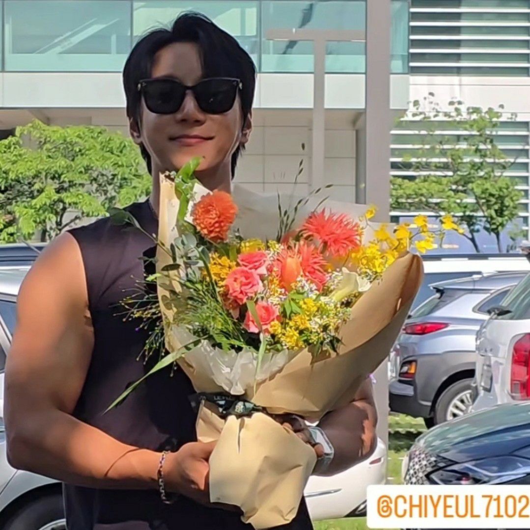 Recent activity shot of Hwang Chiyeol