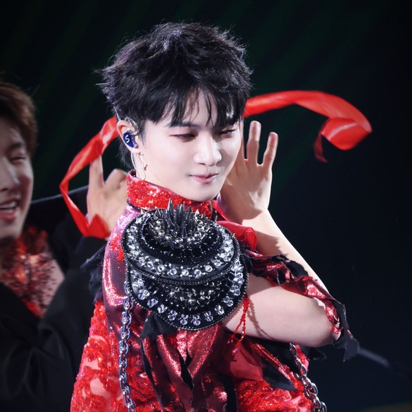 Shining profile picture of Charlie Zhou on today's Choeaedol