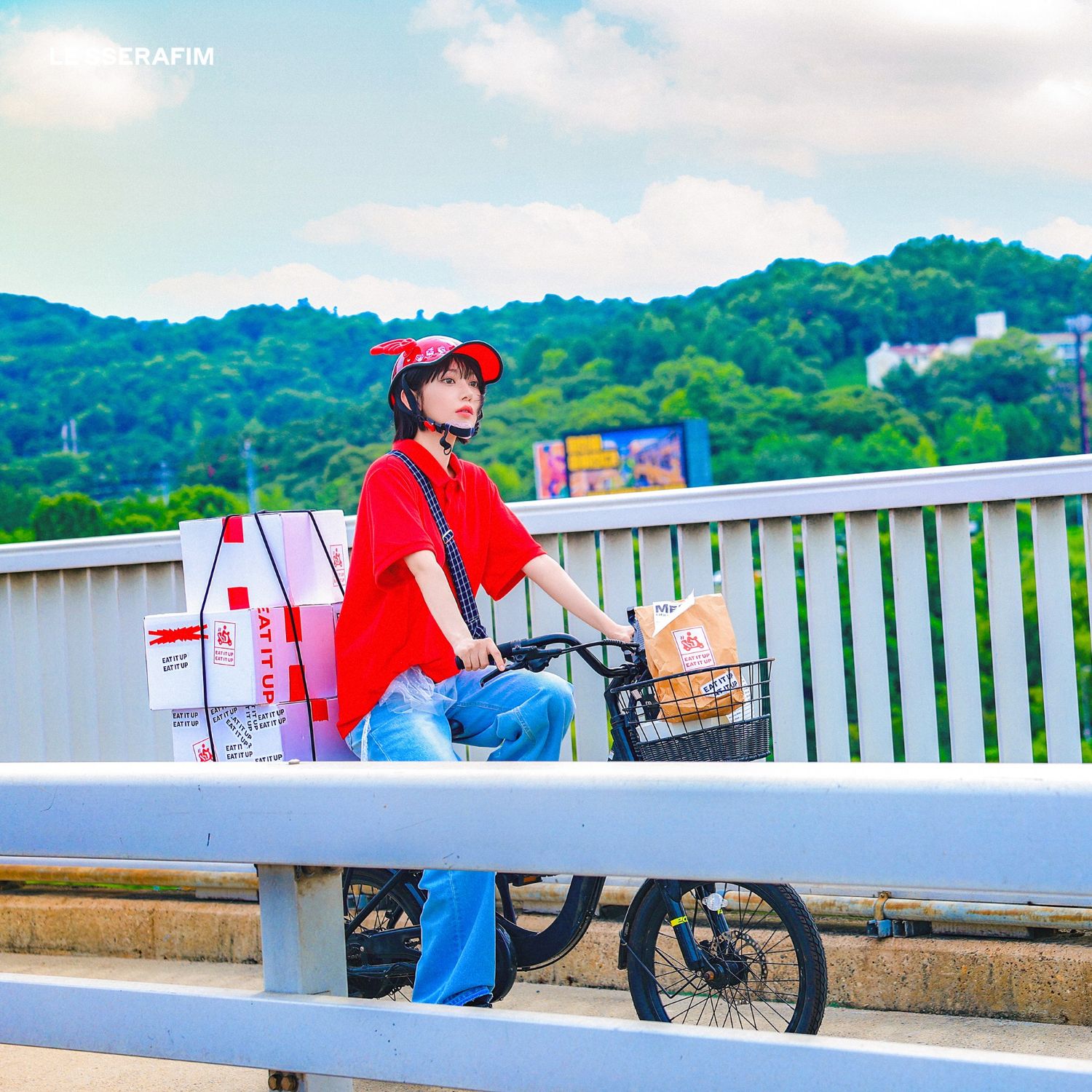 Behind-the-scenes cut of Sakura (LE SSERAFIM)