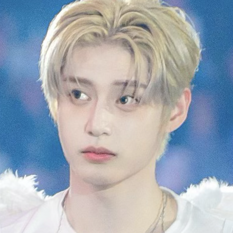 Behind-the-scenes cut of Kim Jiwoong (ZEROBASEONE)