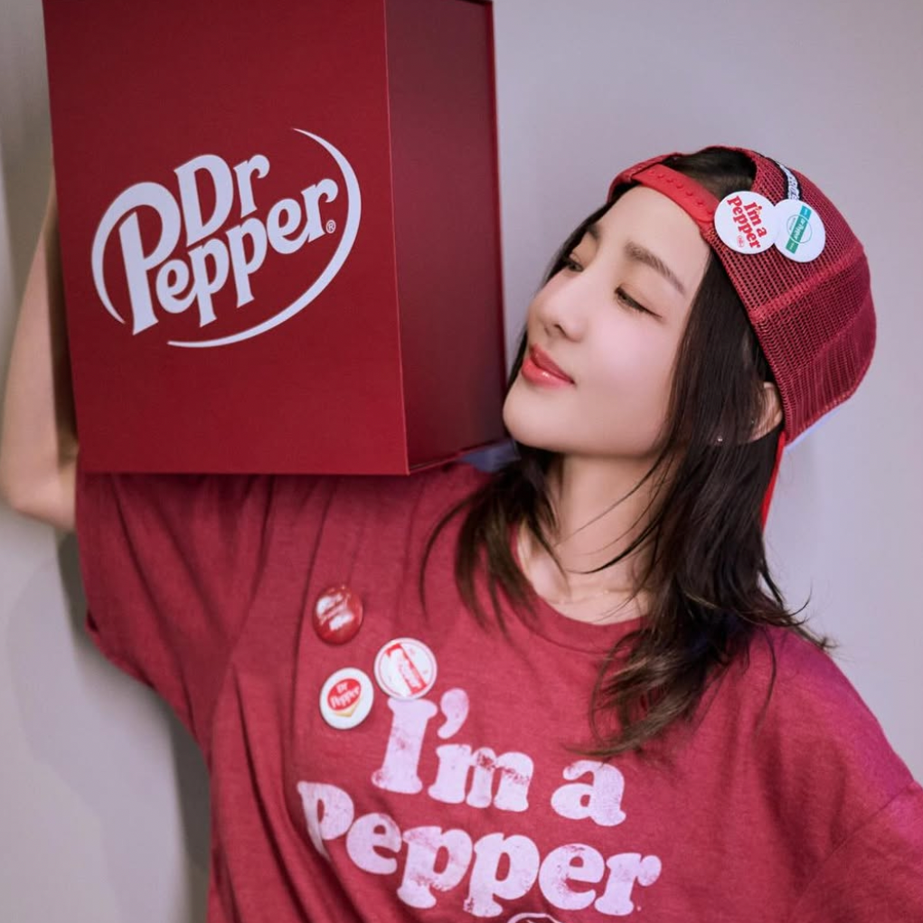 Behind-the-scenes cut of Sandara Park (2NE1)