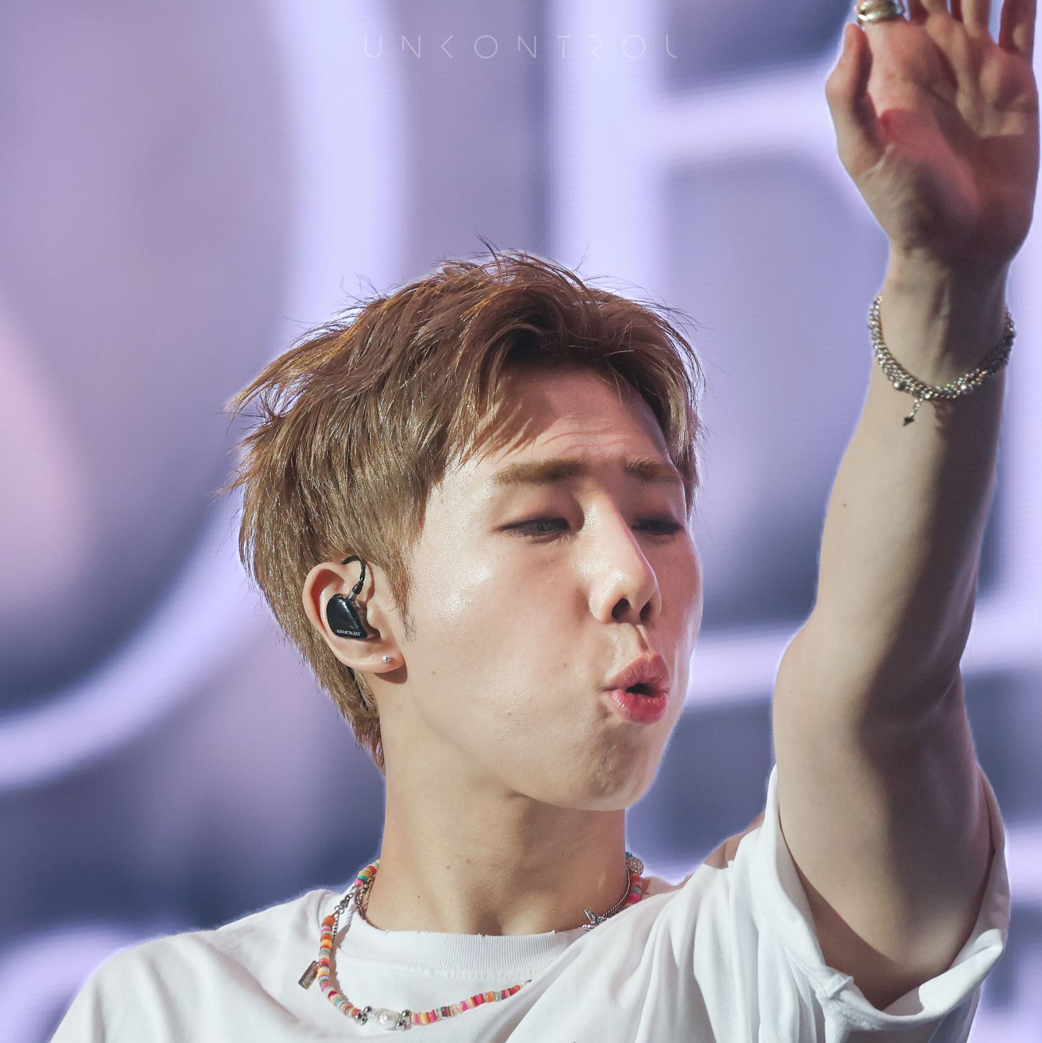 Behind-the-scenes cut of Sungkyu (INFINITE)
