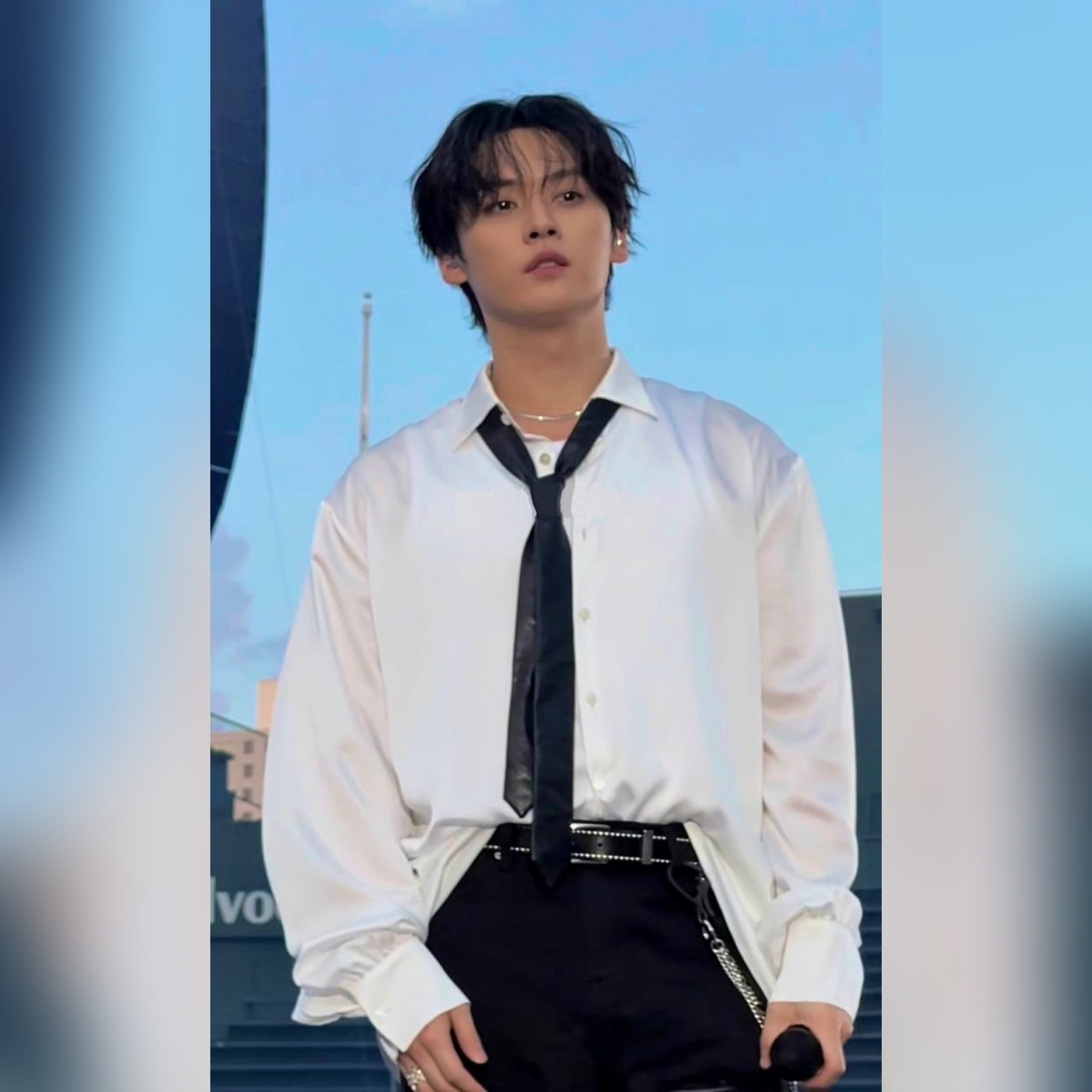 Latest photo of Lee Know (Stray Kids)