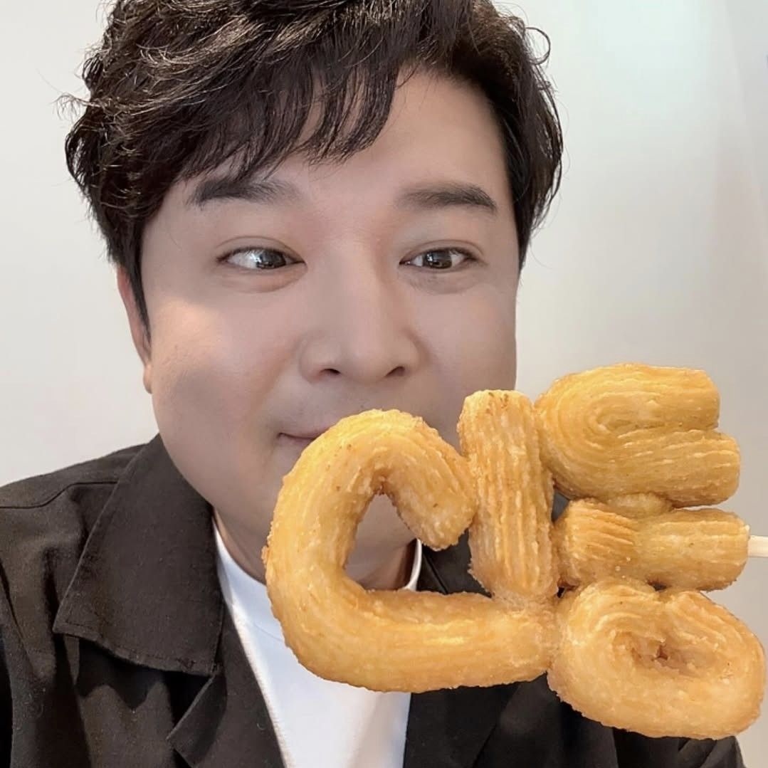 A moment captured by Shindong (Super Junior)'s fan
