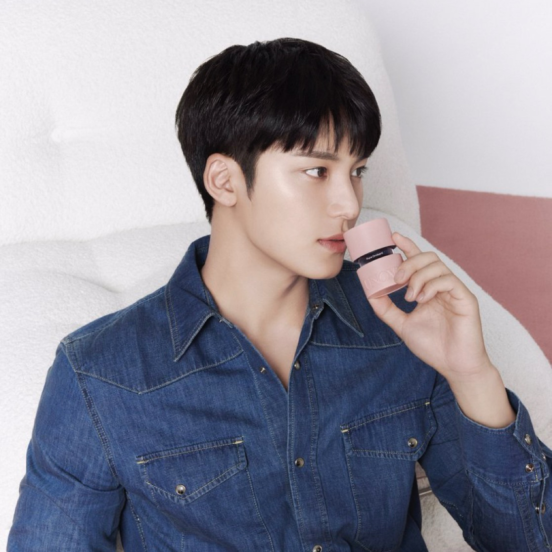 A moment captured by Mingyu (SEVENTEEN)'s fan