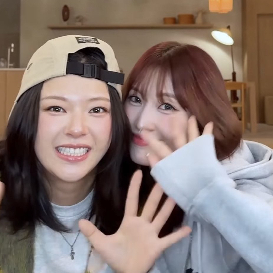 모모 (TWICE) 최근 활동샷