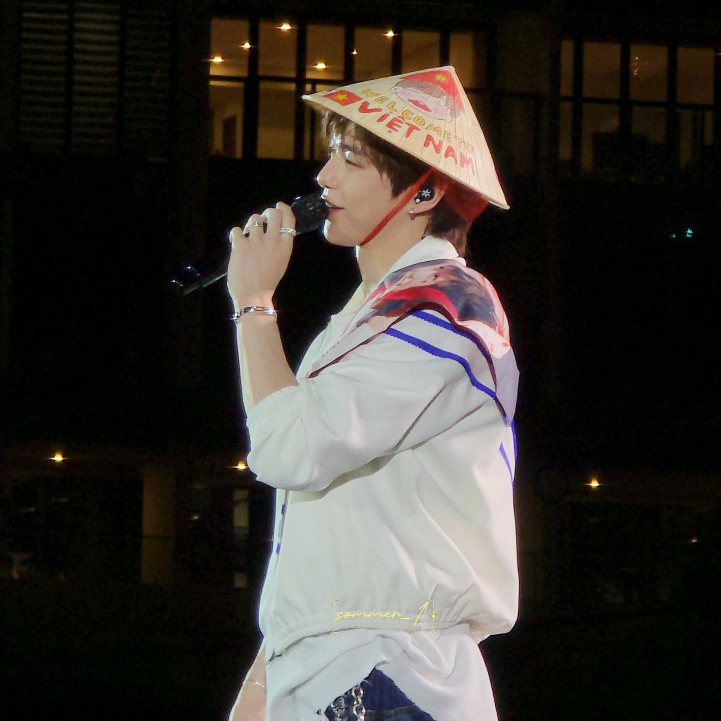 A moment captured by Kang Daniel's fan