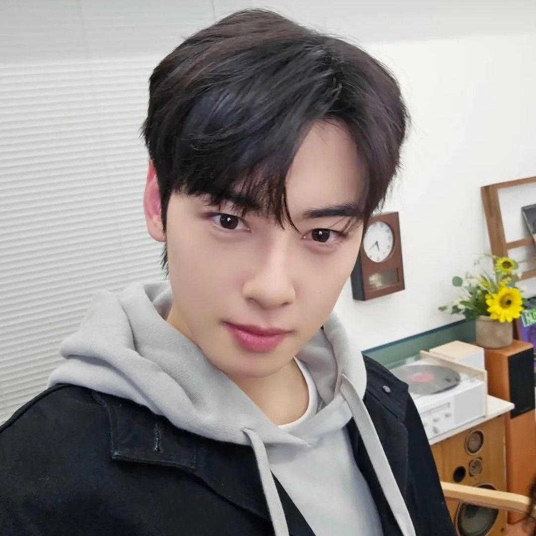 A moment captured by Eunwoo (ASTRO)'s fan