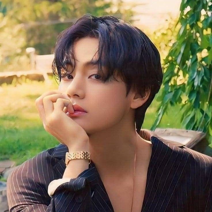 Foto terbaru V (BTS)