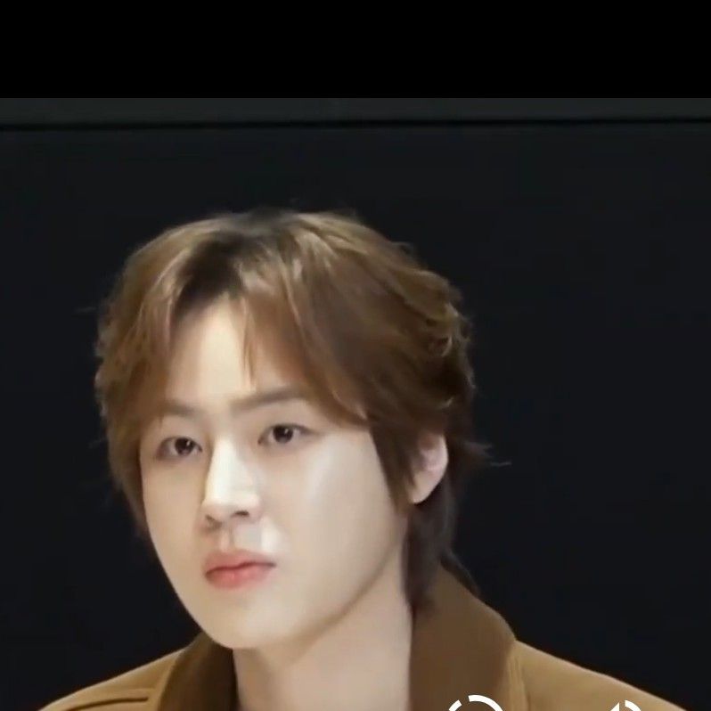 Foto aktivitas terbaru Ha Sungwoon