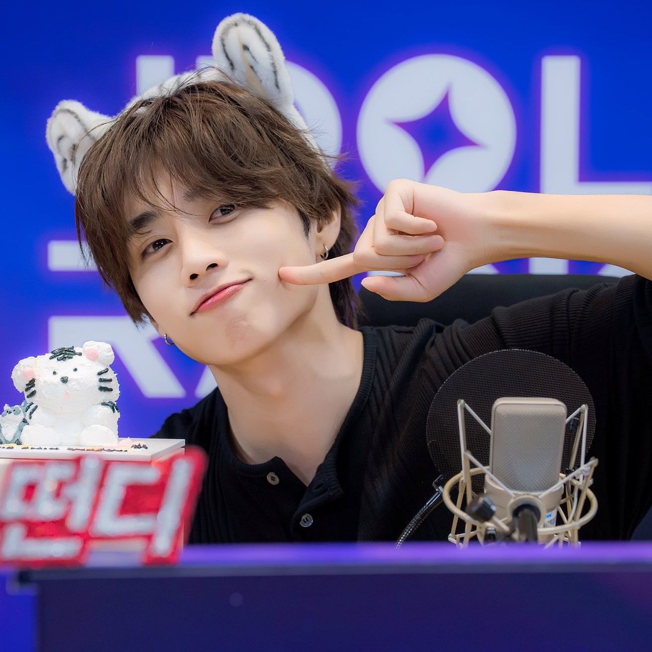 Behind-the-scenes cut of Sunwoo (THE BOYZ)