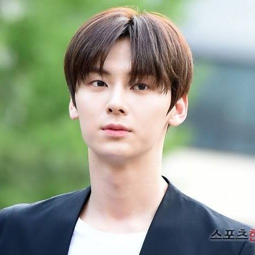 Behind-the-scenes cut of Hwang Minhyun