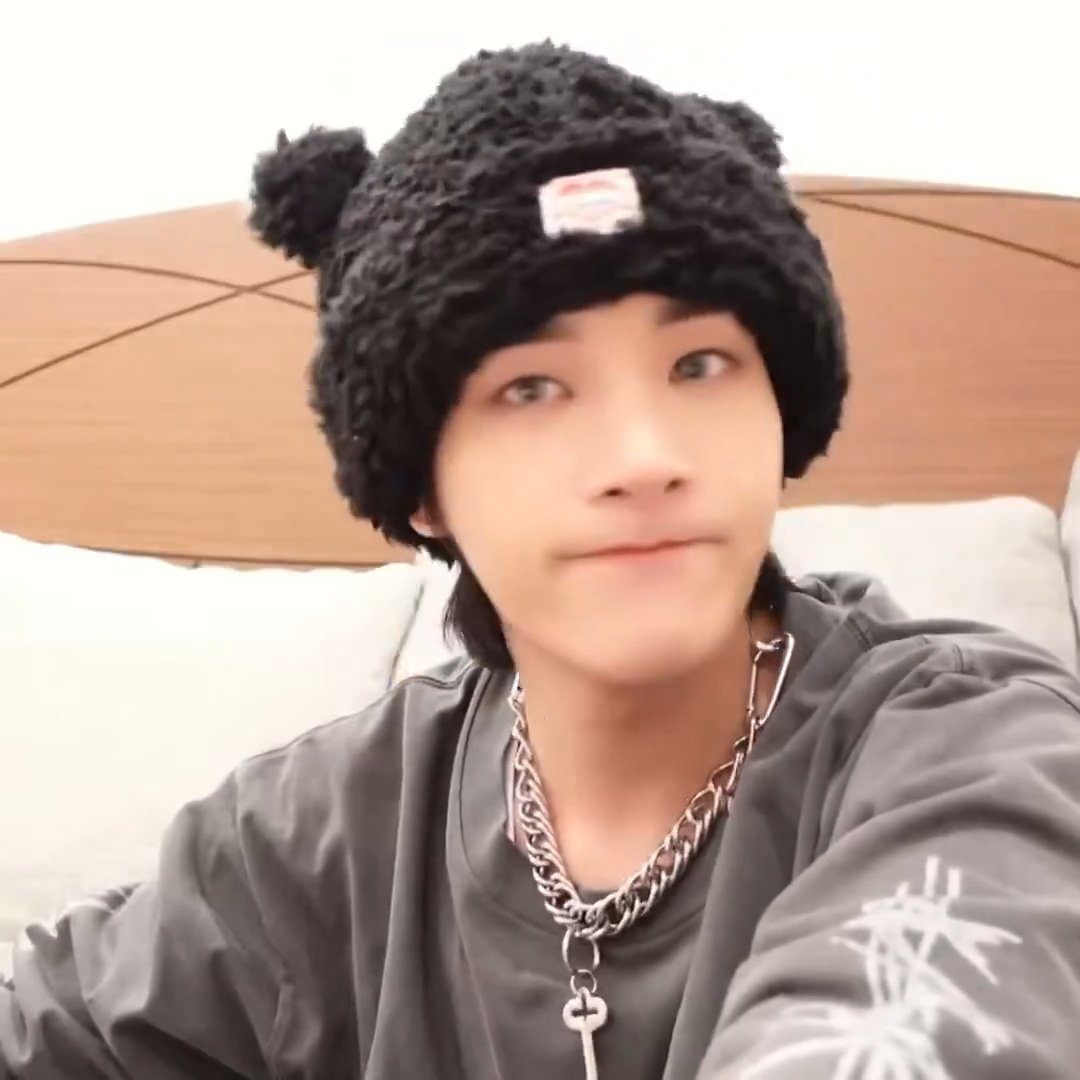 Foto terbaru Jake (ENHYPEN)