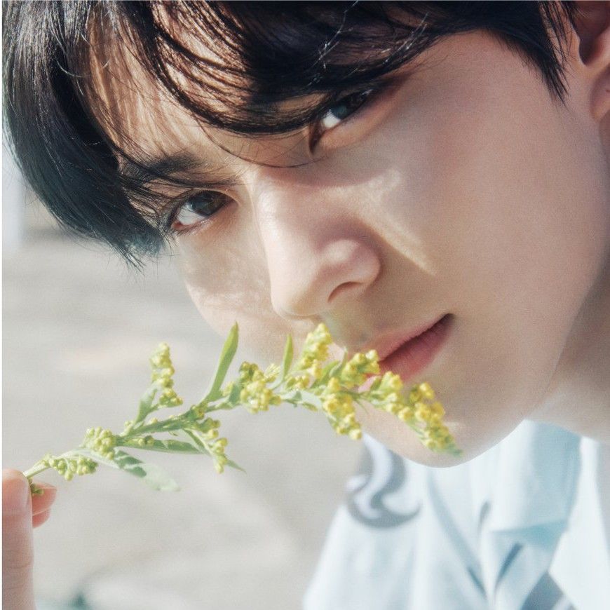 Latest photo of Jungwon (ENHYPEN)