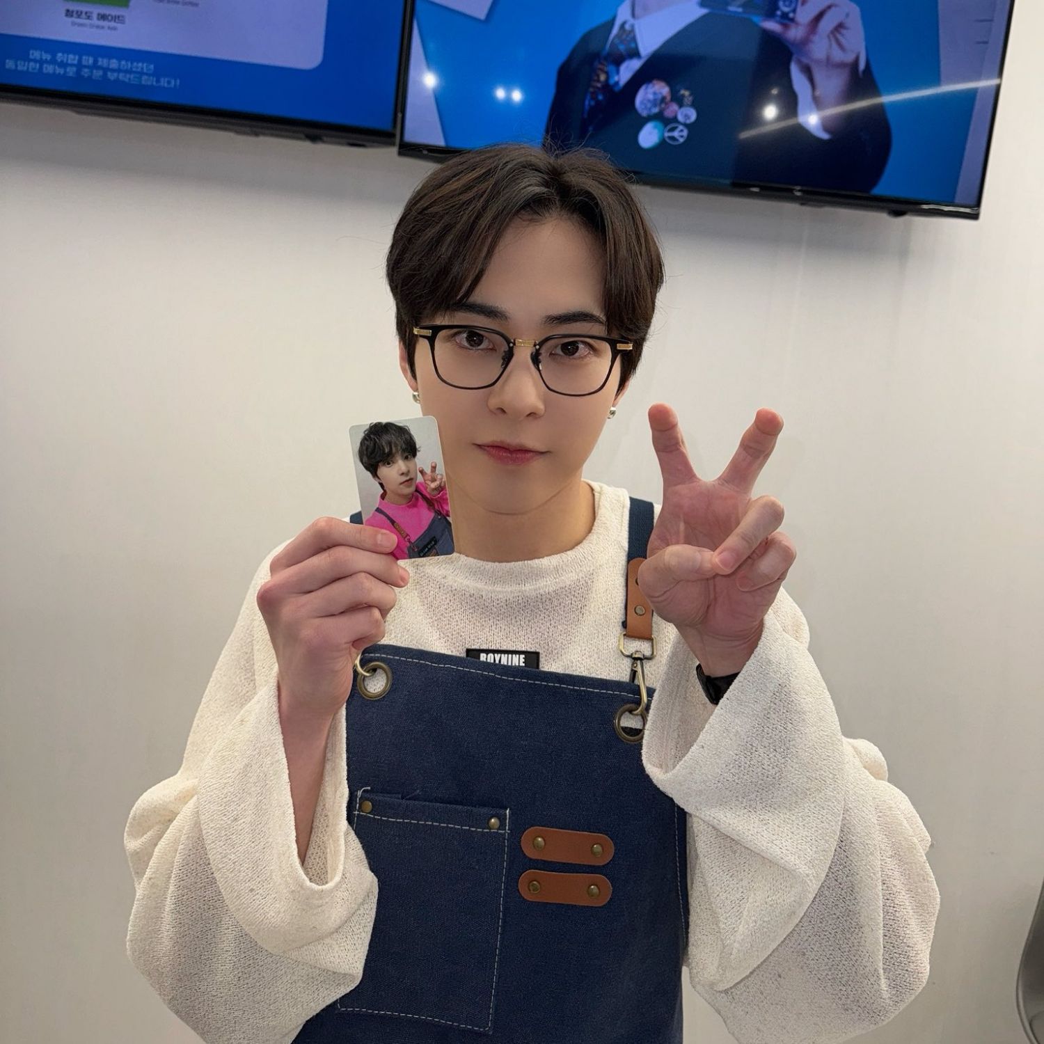 Behind-the-scenes cut of Xiumin (EXO)