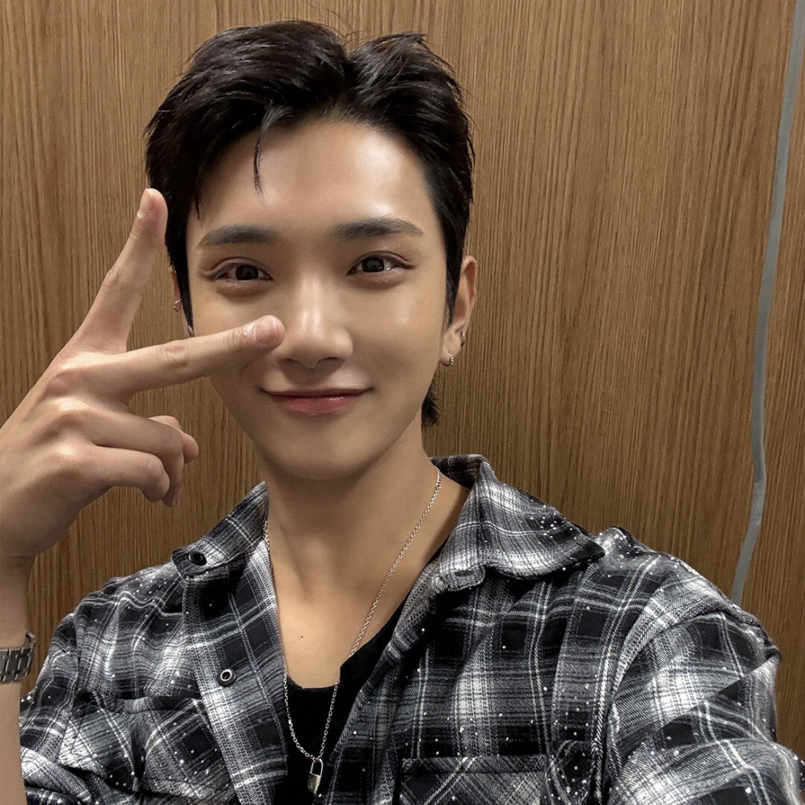 A moment captured by Joshua (SEVENTEEN)'s fan