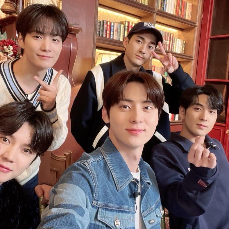A moment captured by NU'EST's fan