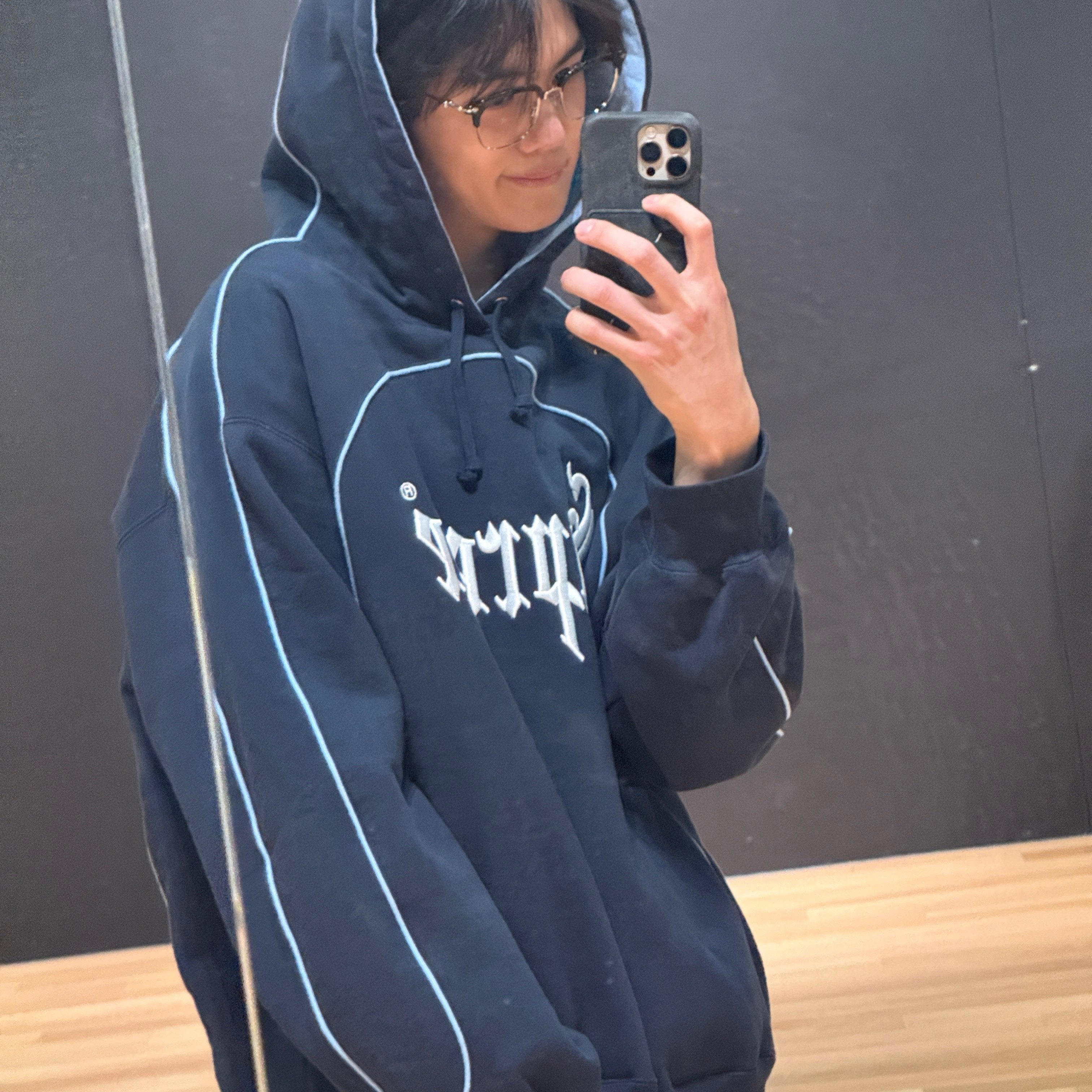 Latest photo of Kim Gyuvin (ZEROBASEONE)