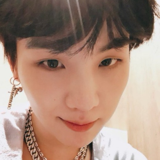 SUGA (防弹少年团)的幕后花絮