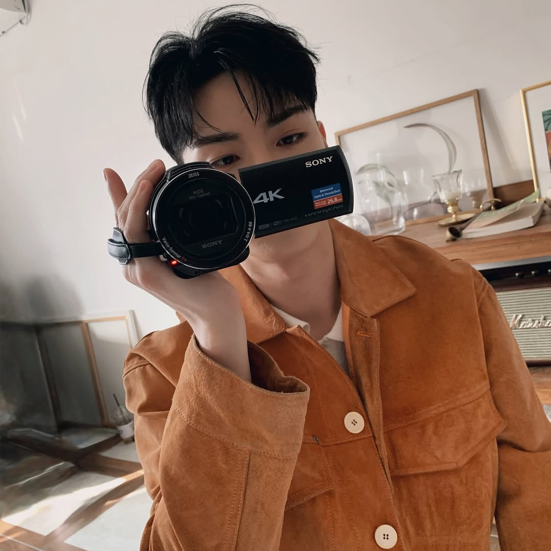 Latest photo of HANGYEOM (OMEGA X)