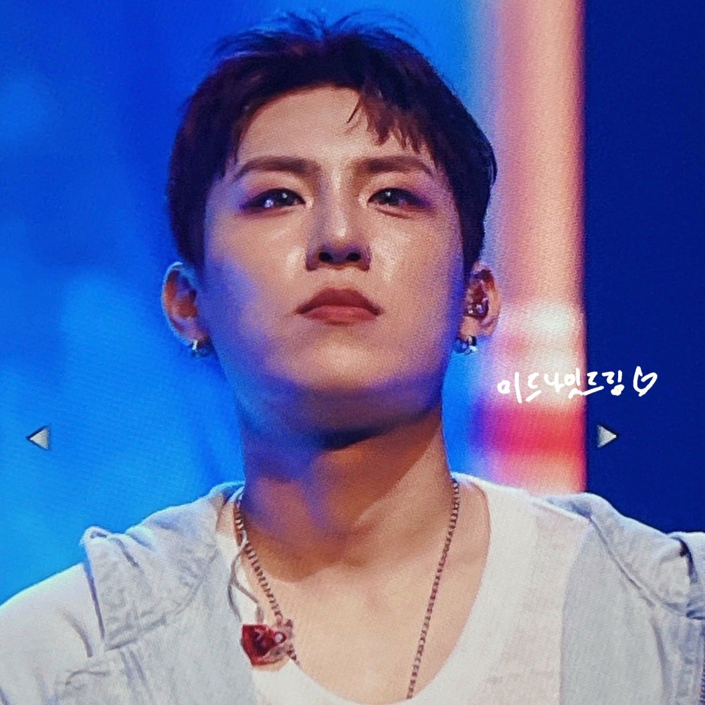 A moment captured by Park Woojin (AB6IX)'s fan