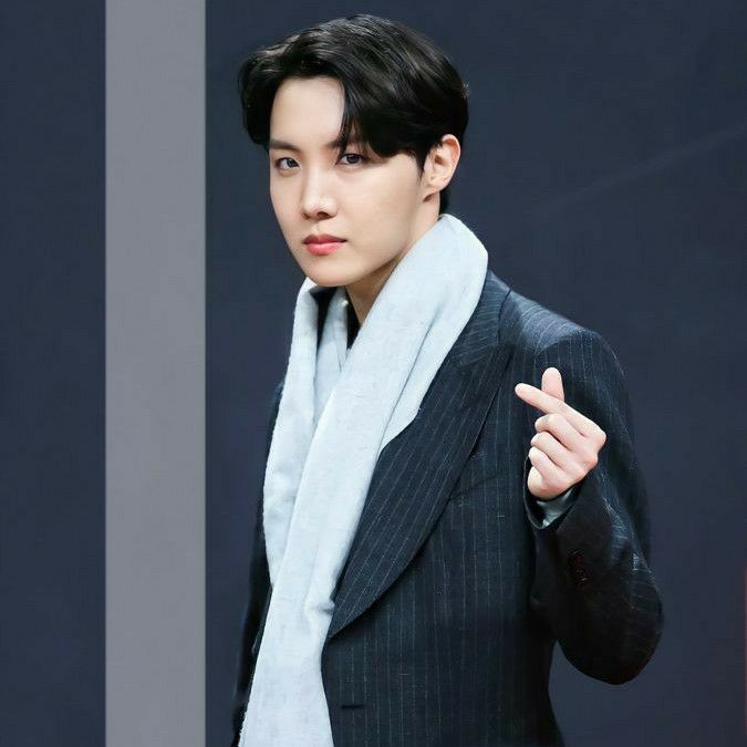 제이홉 (방탄소년단)의 최신 사진