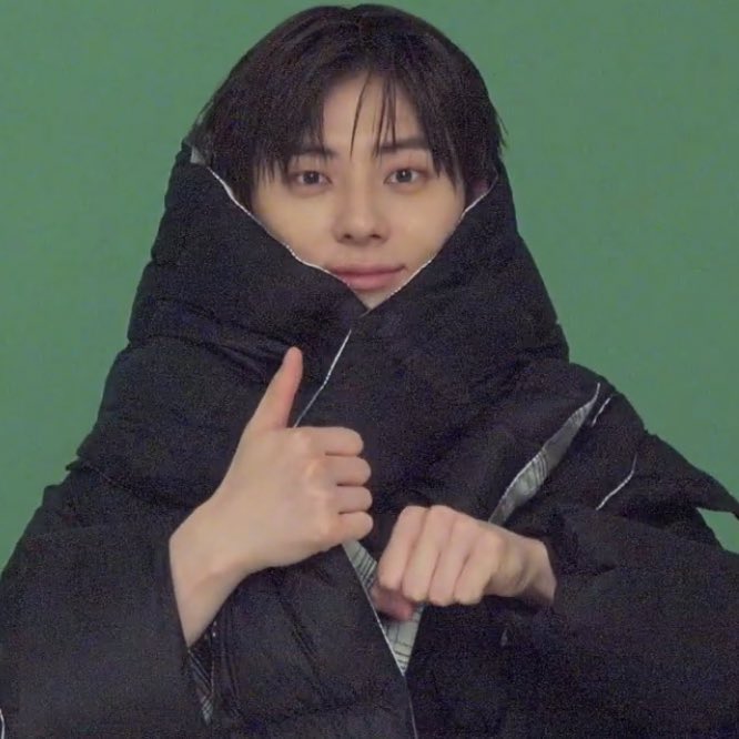 Recent activity shot of Hwang Minhyun