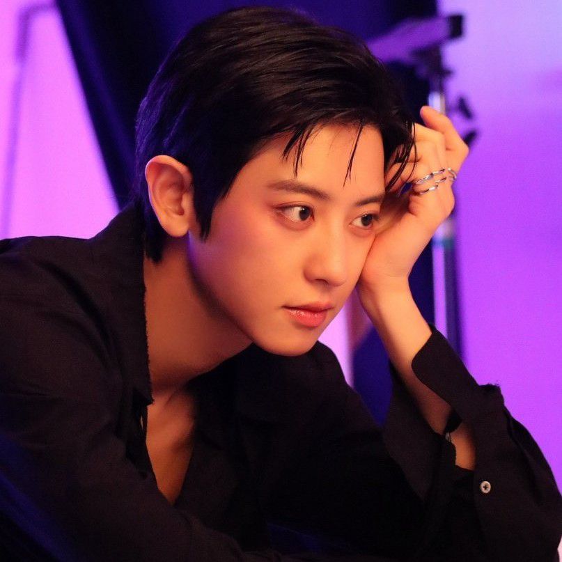 A moment captured by Chanyeol (EXO)'s fan