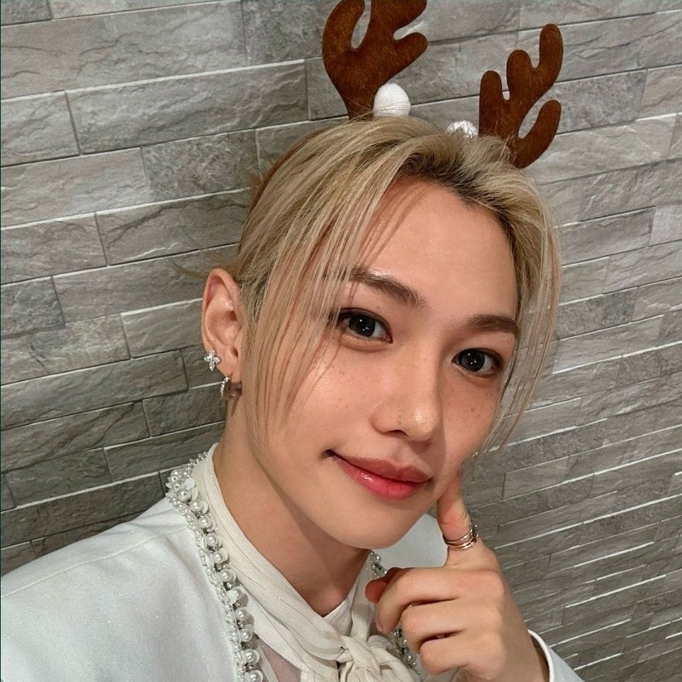 Behind-the-scenes cut of Felix (Stray Kids)