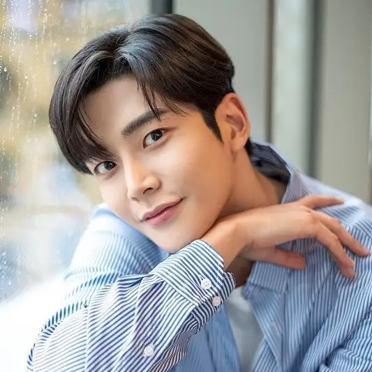 Behind-the-scenes cut of Rowoon