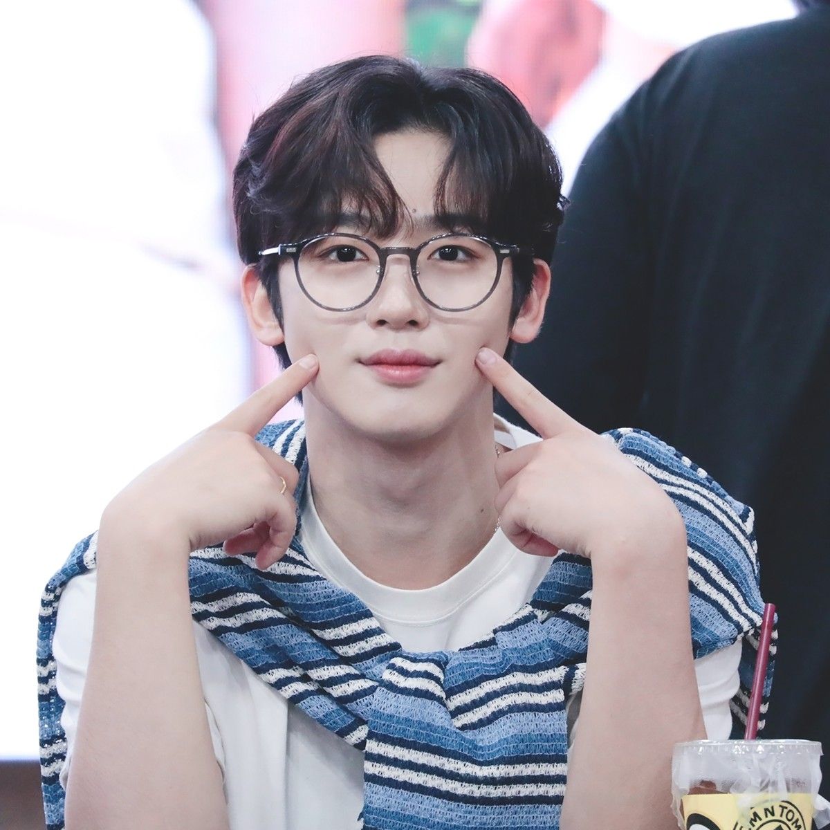 Behind-the-scenes cut of Kim Yohan (WEi)