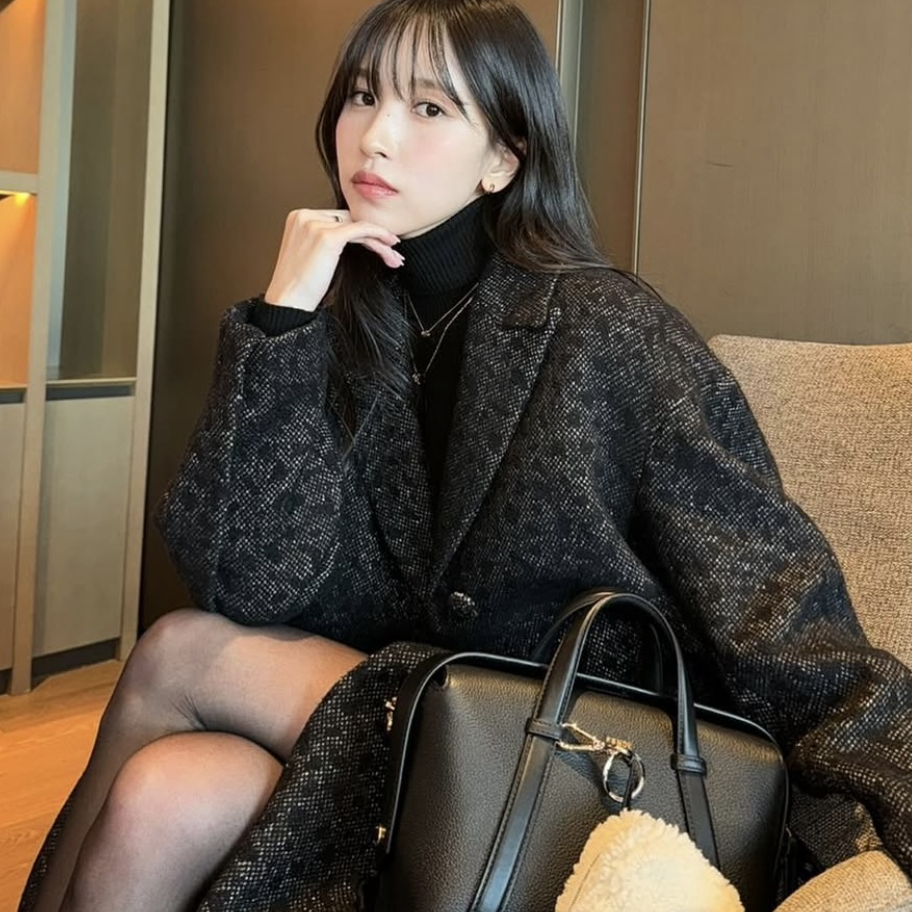 Momen yang diabadikan oleh penggemar Mina (TWICE)