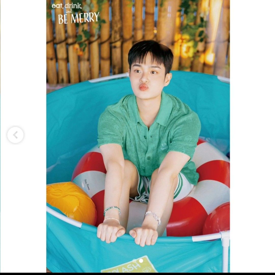 A moment captured by Lee Daehwi (AB6IX)'s fan