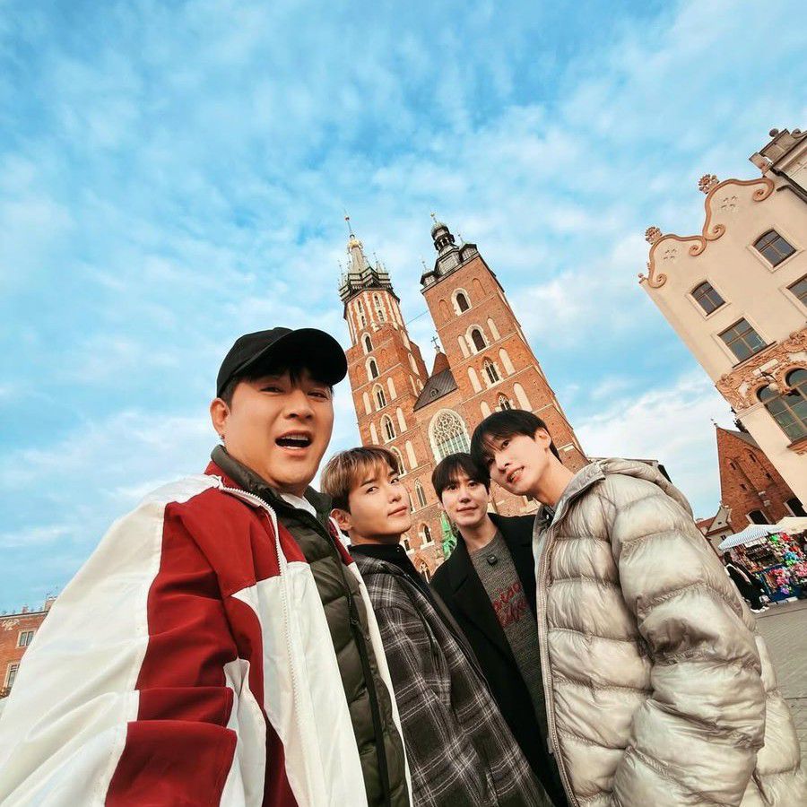 A moment captured by Shindong (Super Junior)'s fan