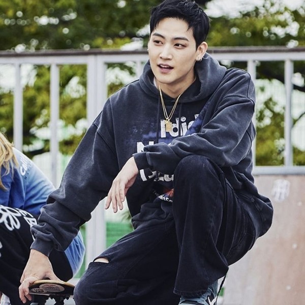 Signature photo of JAY B (GOT7) capturing their charm