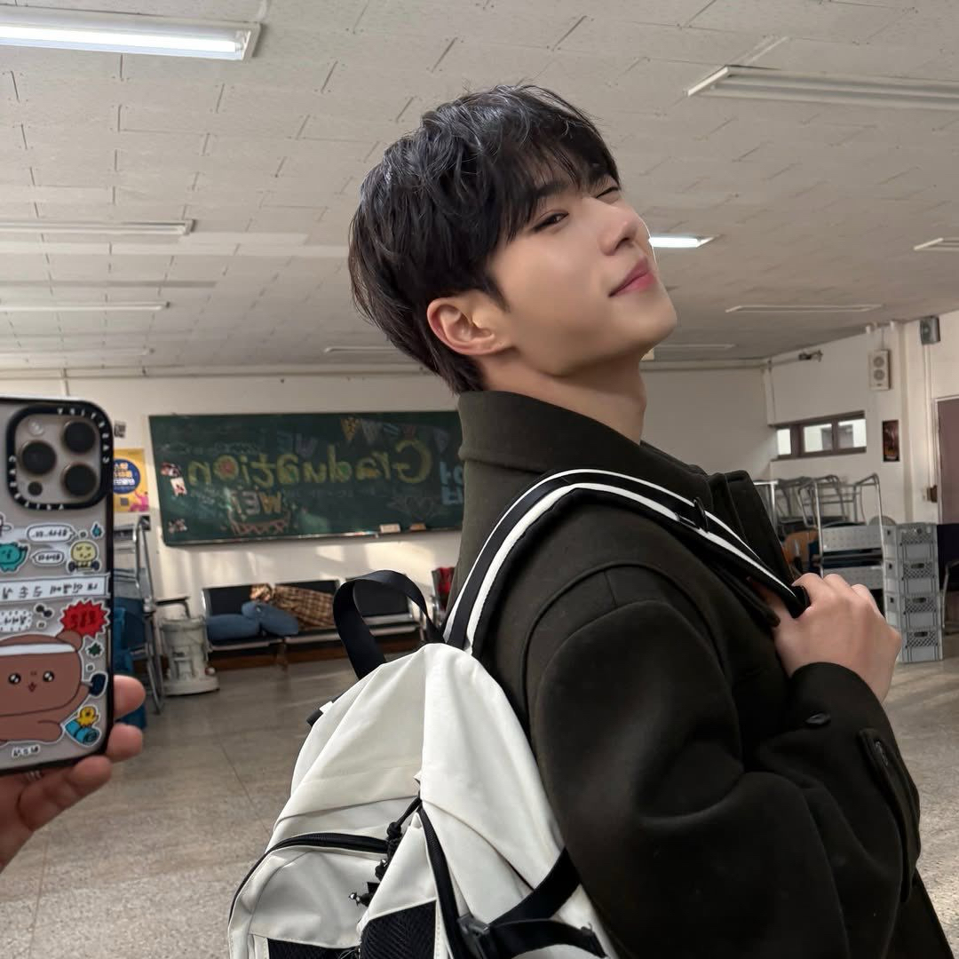 Behind-the-scenes cut of Kim Junseo (ALPHA DRIVE ONE)