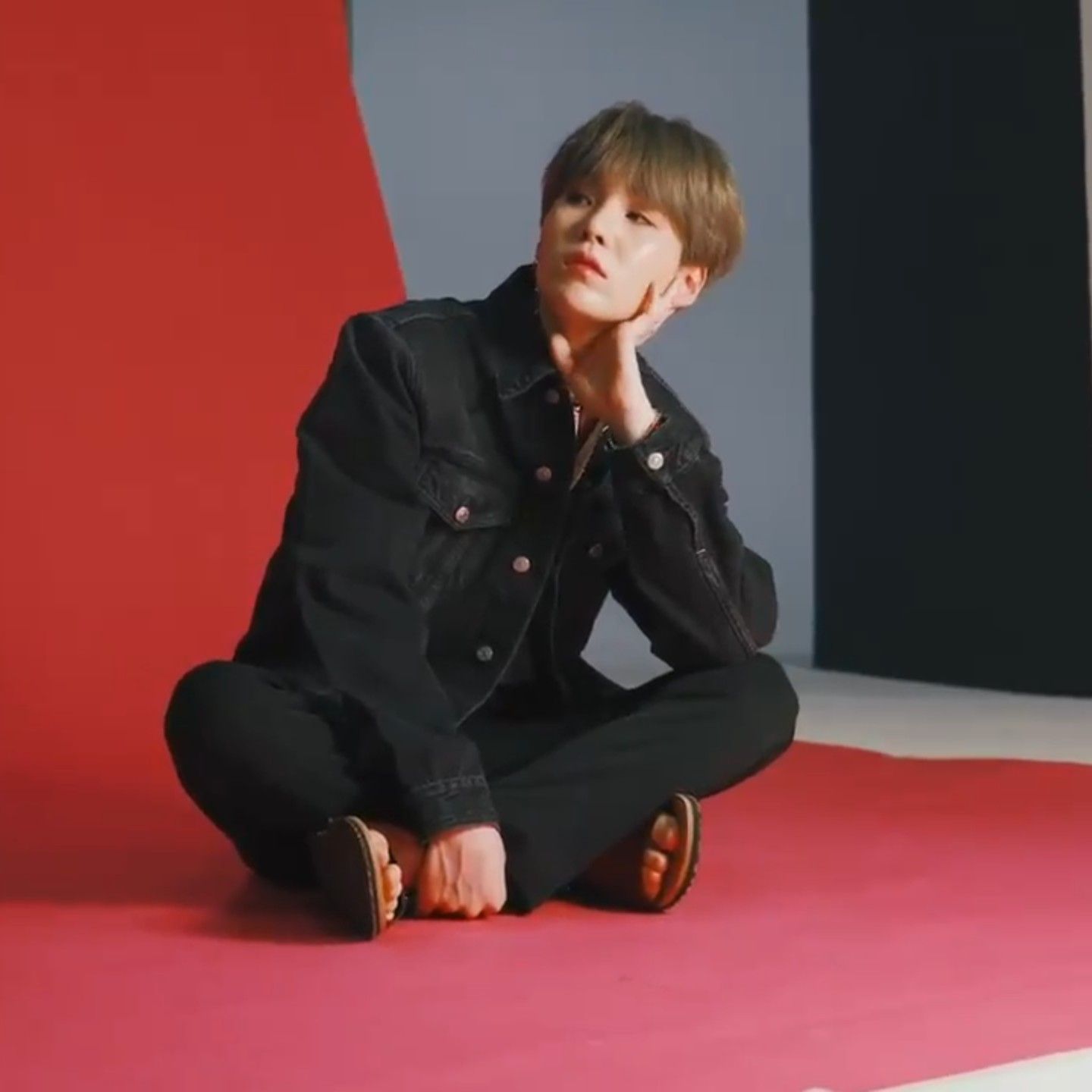 Latest photo of SUGA (BTS)