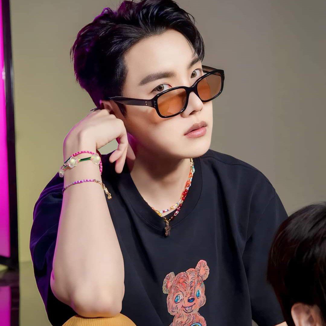 Today’s hot picks from the 제이홉 (방탄소년단) community