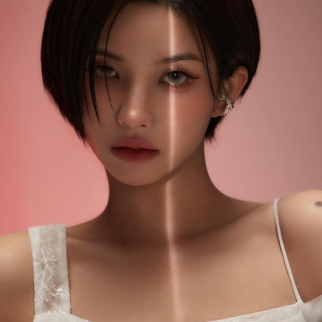 Recent activity shot of Soyeon ((G)I-DLE)