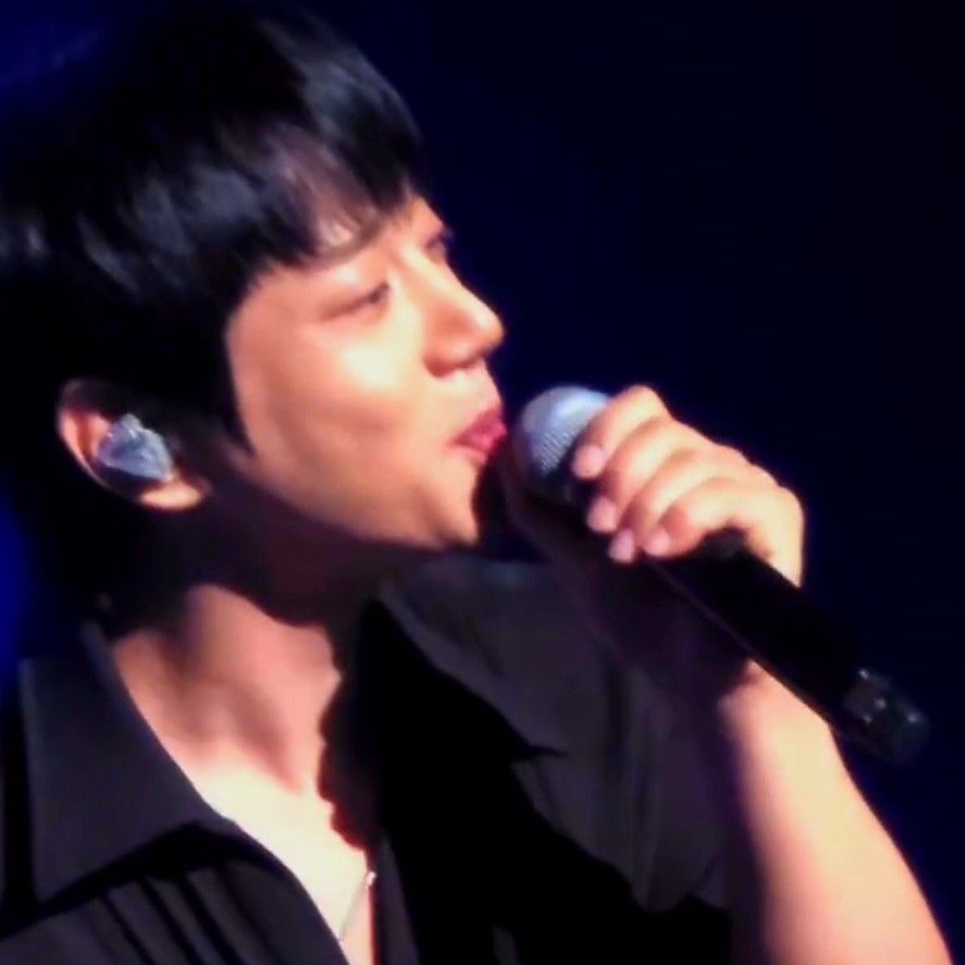 Behind-the-scenes cut of Hwang Chiyeol