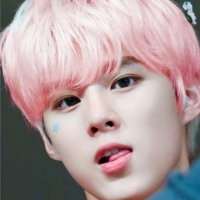 Recent activity shot of Kim Wooseok