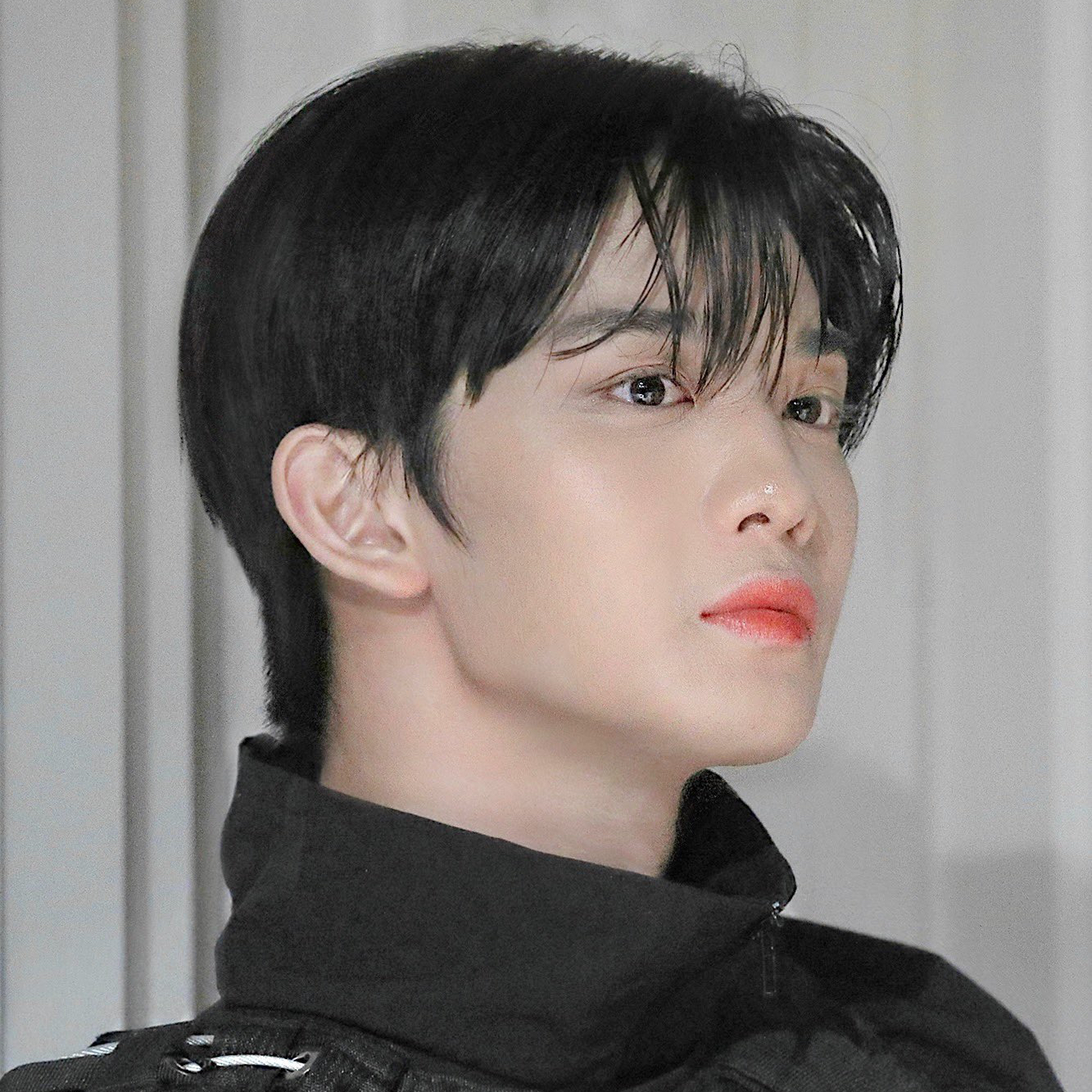 Behind-the-scenes cut of Bae Jinyoung