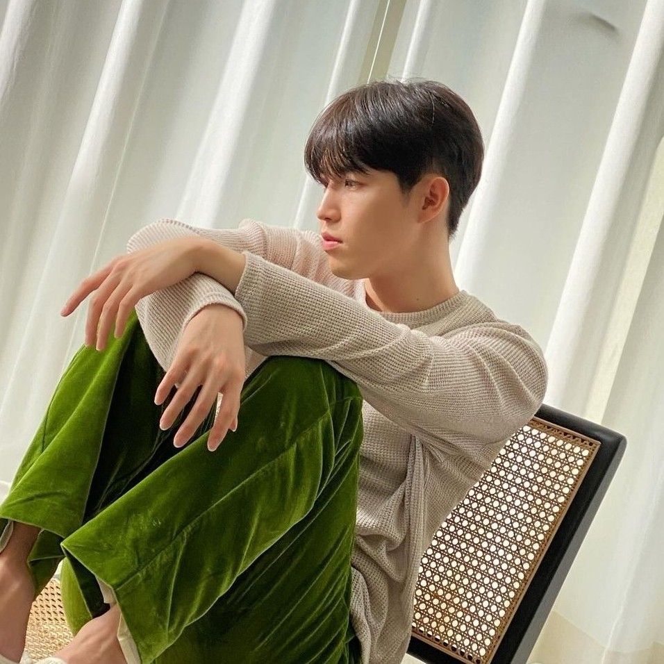 Behind-the-scenes cut of Kim Jaehwan