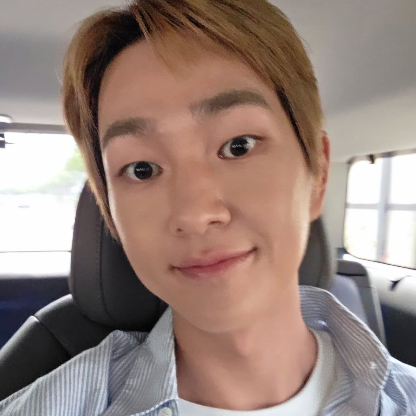 A moment captured by Onew (SHINee)'s fan