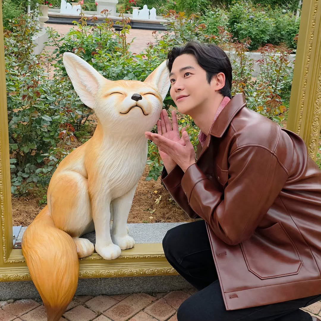 Behind-the-scenes cut of Rowoon