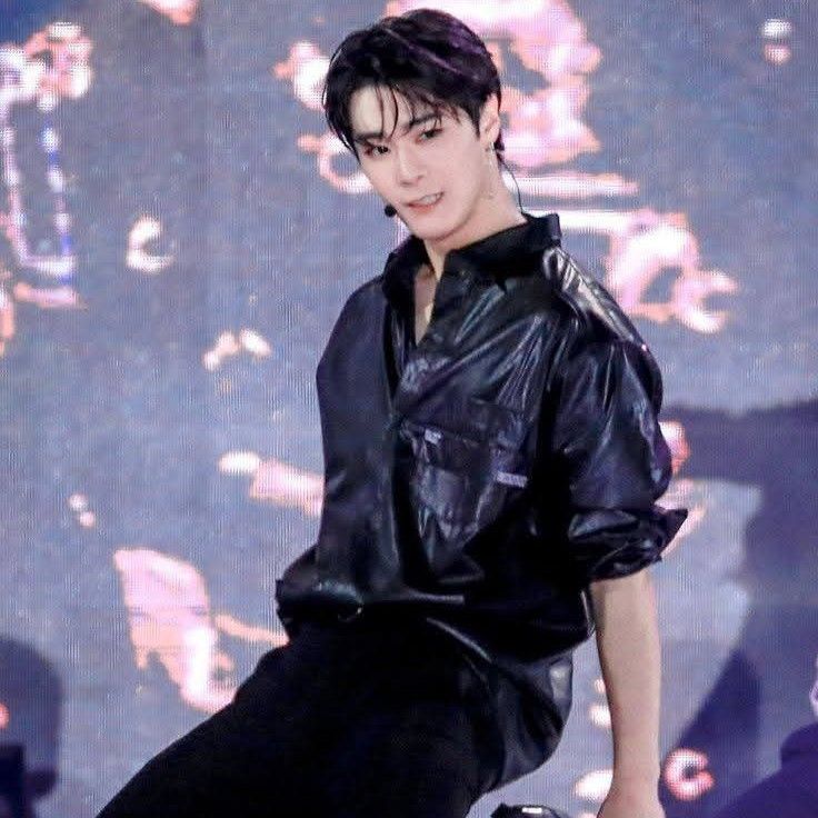 Behind-the-scenes cut of Moonbin (ASTRO)