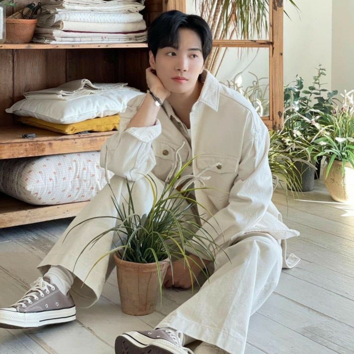 Foto terbaru Kim Jonghyeon
