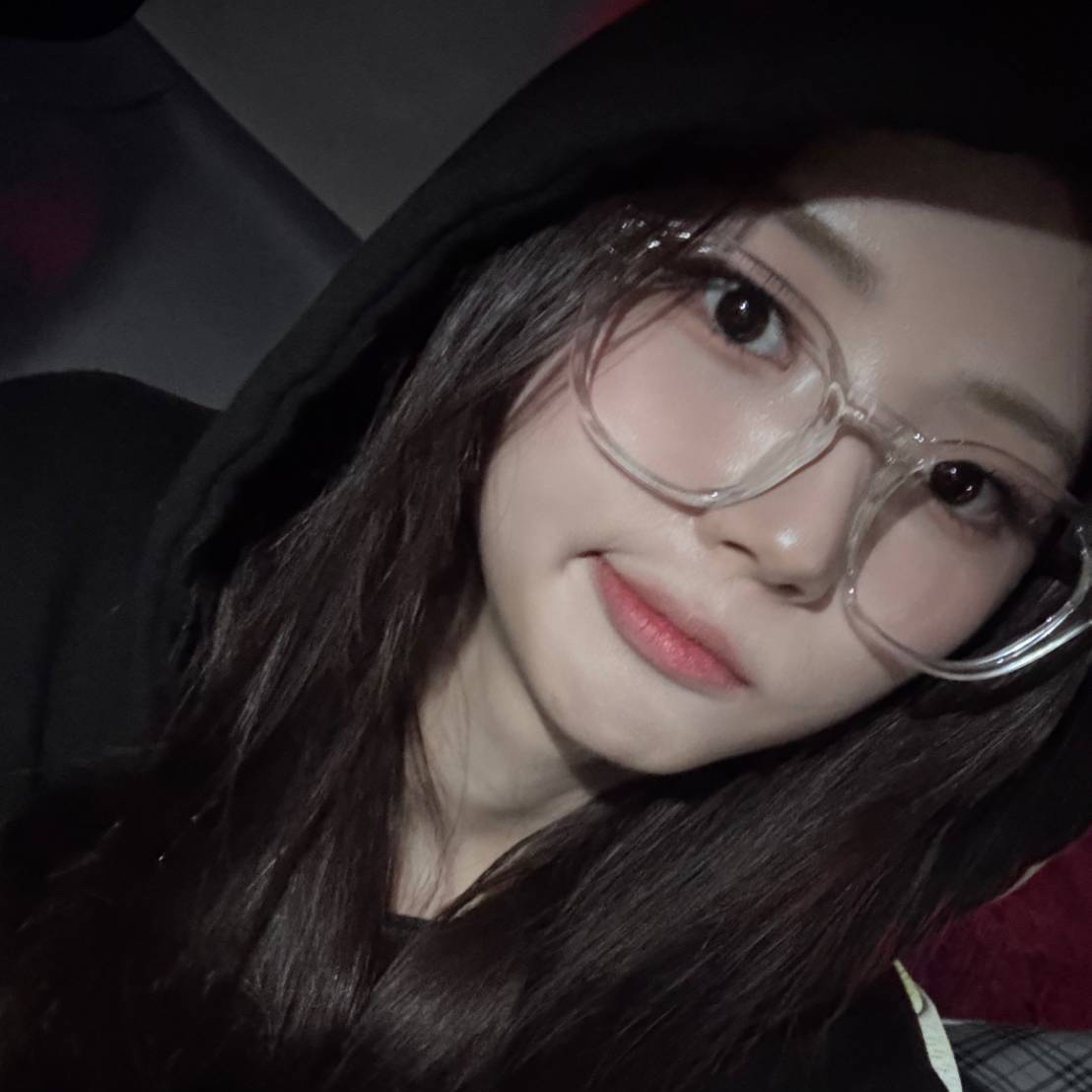 Latest photo of Lee JiWoo (tripleS)