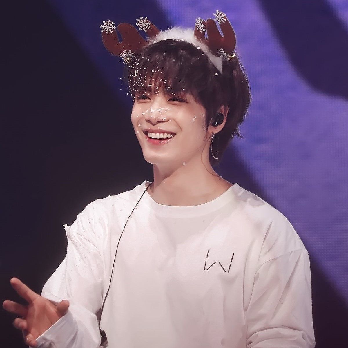 A moment captured by Kim Jonghyeon's fan