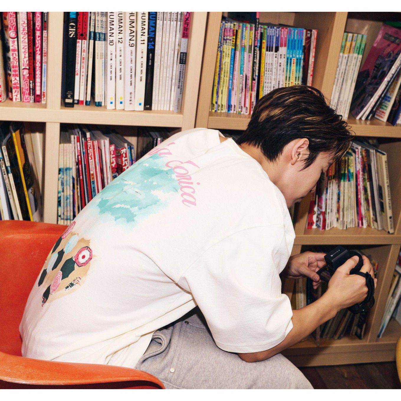 Behind-the-scenes cut of Donghae (Super Junior)